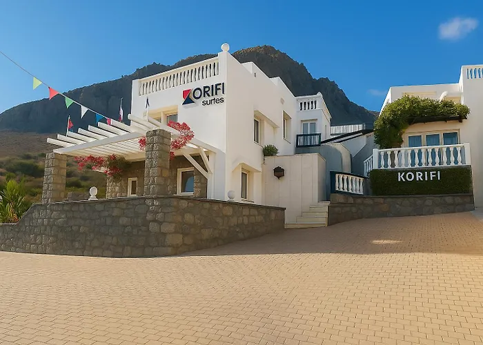 Life Is Korifi Apartmán